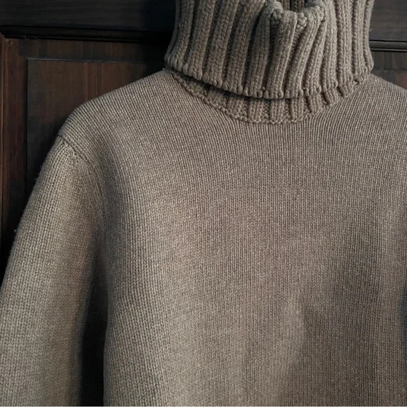 YVES SAINT LAURENT Rive Gauche Knitted Turtleneck Sweater - Picture 5 of 16